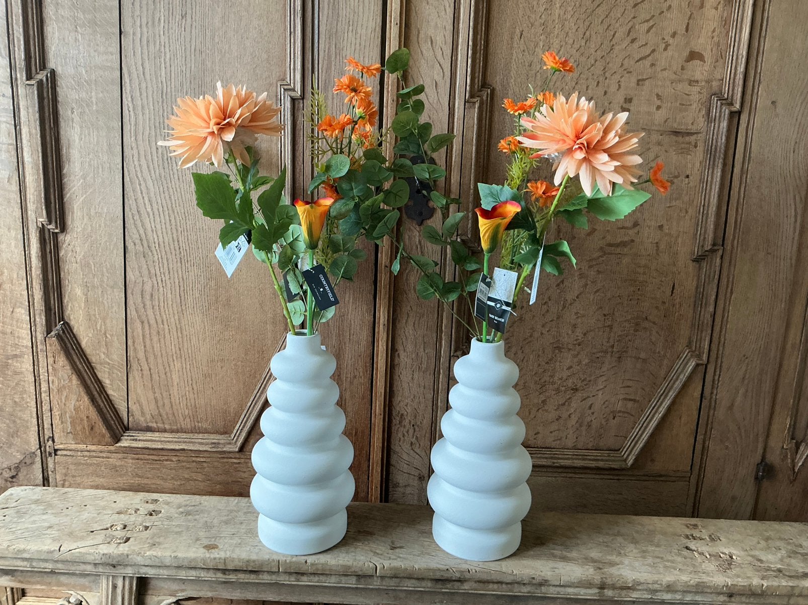 Zonnige aanbieding 2 vazen met boeket kunstbloemen, Ophalen, Nieuw
