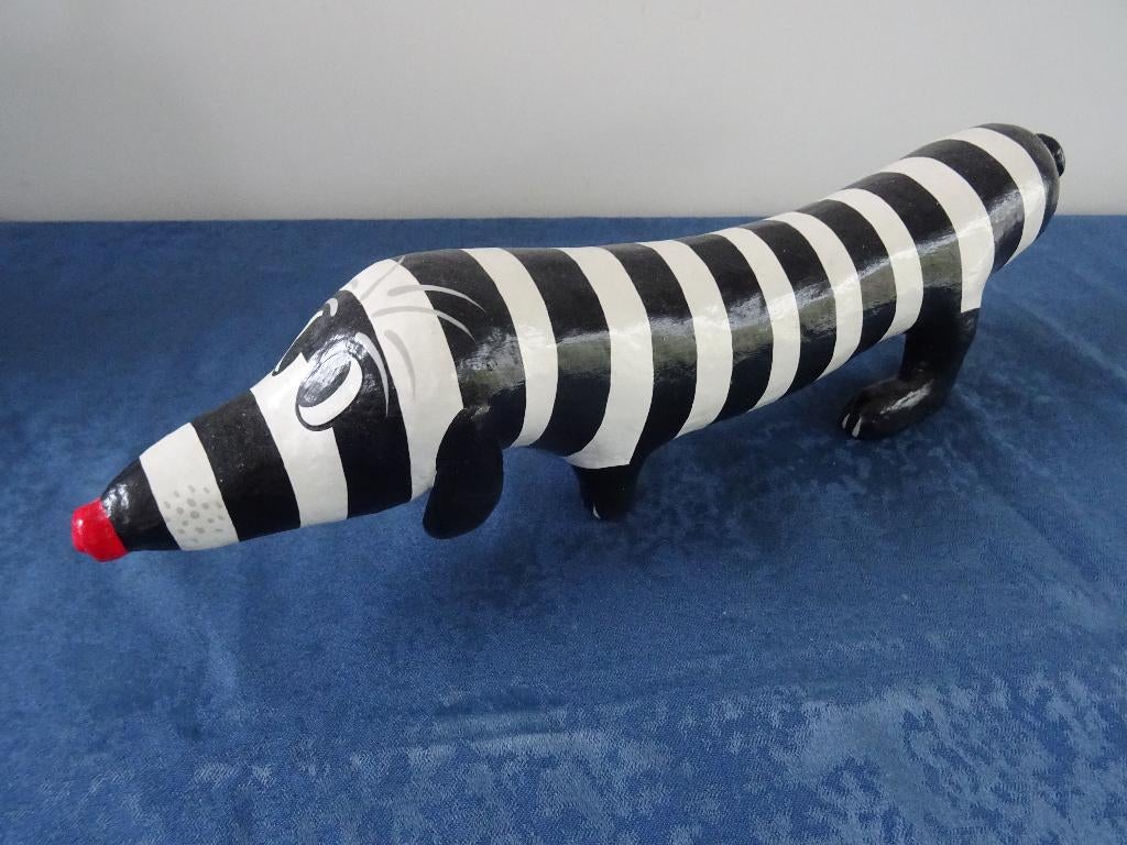 Niloc Pagen hotdog hond zwart/wit teckel hond design, Antiek en Kunst, Kunst | Designobjecten, Ophalen of Verzenden