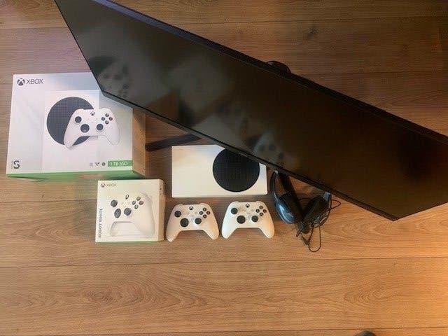 1TB Xbox Series S + 2x controller + 34"QHD + garantie 2027