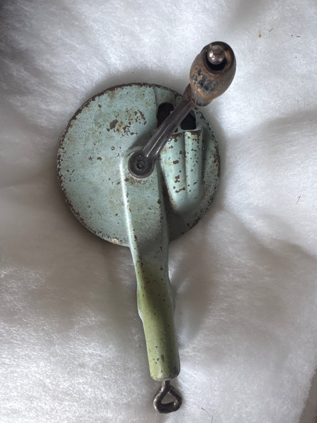 Vintage handmatige vleesmolen/ bonensnijder, groen metaal, Antiek en Kunst, Antiek | Keukenbenodigdheden, Ophalen of Verzenden