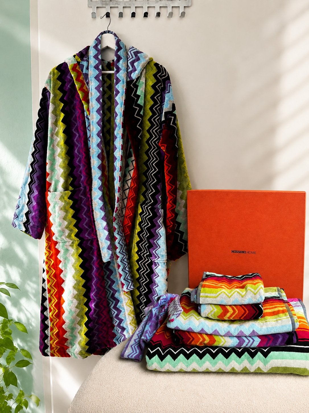 Missoni Home complete badset: badjas (L) + 5 handdoeken, Huis en Inrichting, Meerkleurig, Overige merken, Overige typen, Nieuw