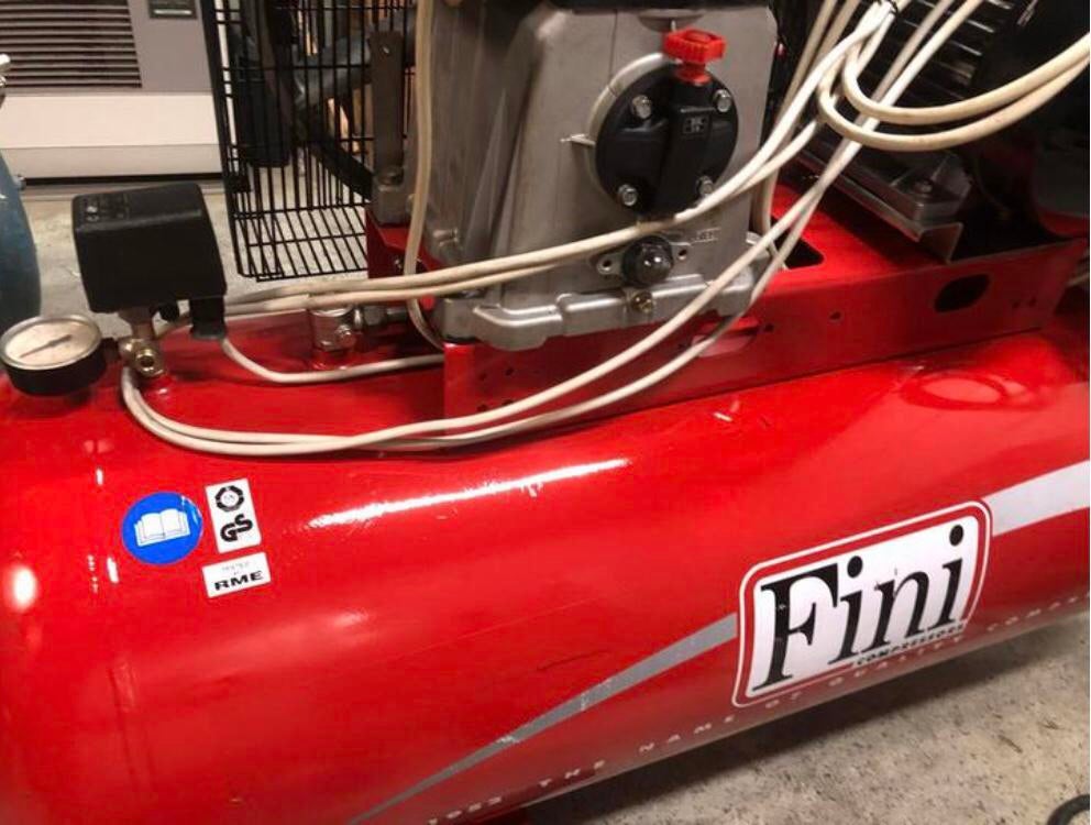 Compressor Fini 7.5 HP/5.5 KW, Doe-het-zelf en Verbouw, Compressors, 100 liter of meer, Ophalen, Gebruikt, 400 tot 800 liter/min