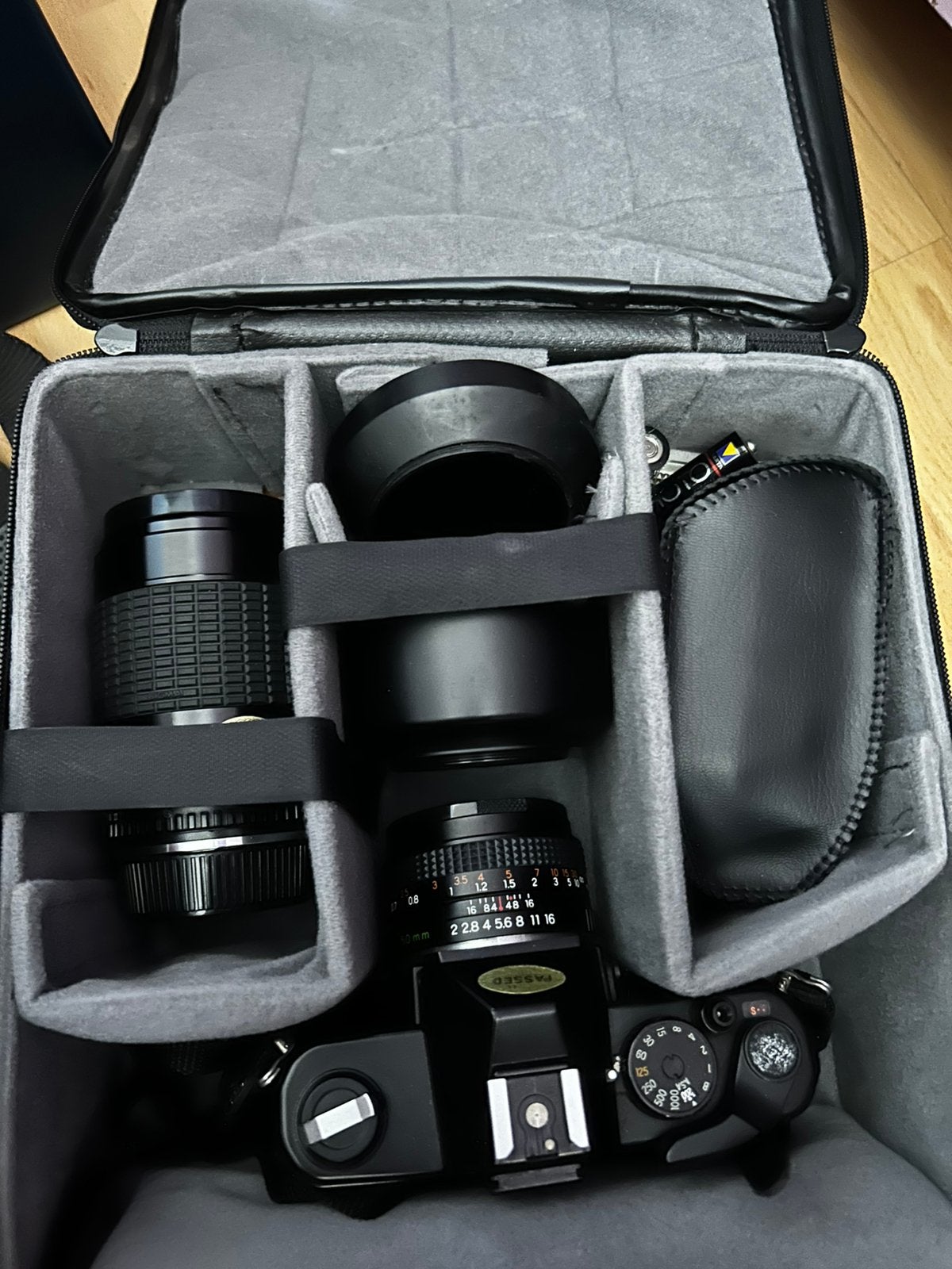 Yashica analoge camera met toebehoor, Gebruikt, Opbergvakken, Zwart, Schoudertas