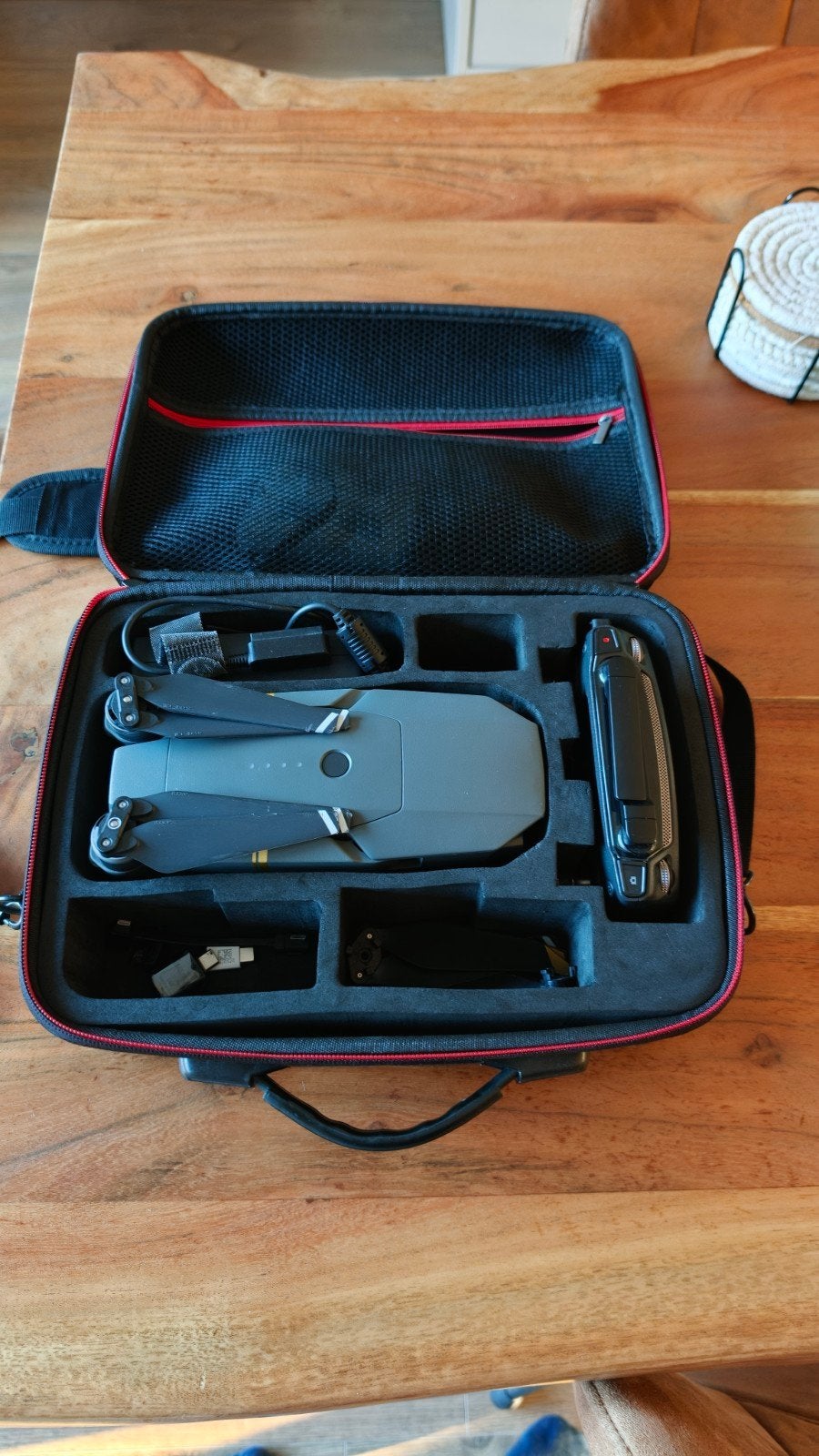 DJI Mavic Pro drone met 1 accu en accessoires, 250 tot 900 gram, Gimbal (camerastabilisatie), Cameradrone, 5 tot 10 kilometer