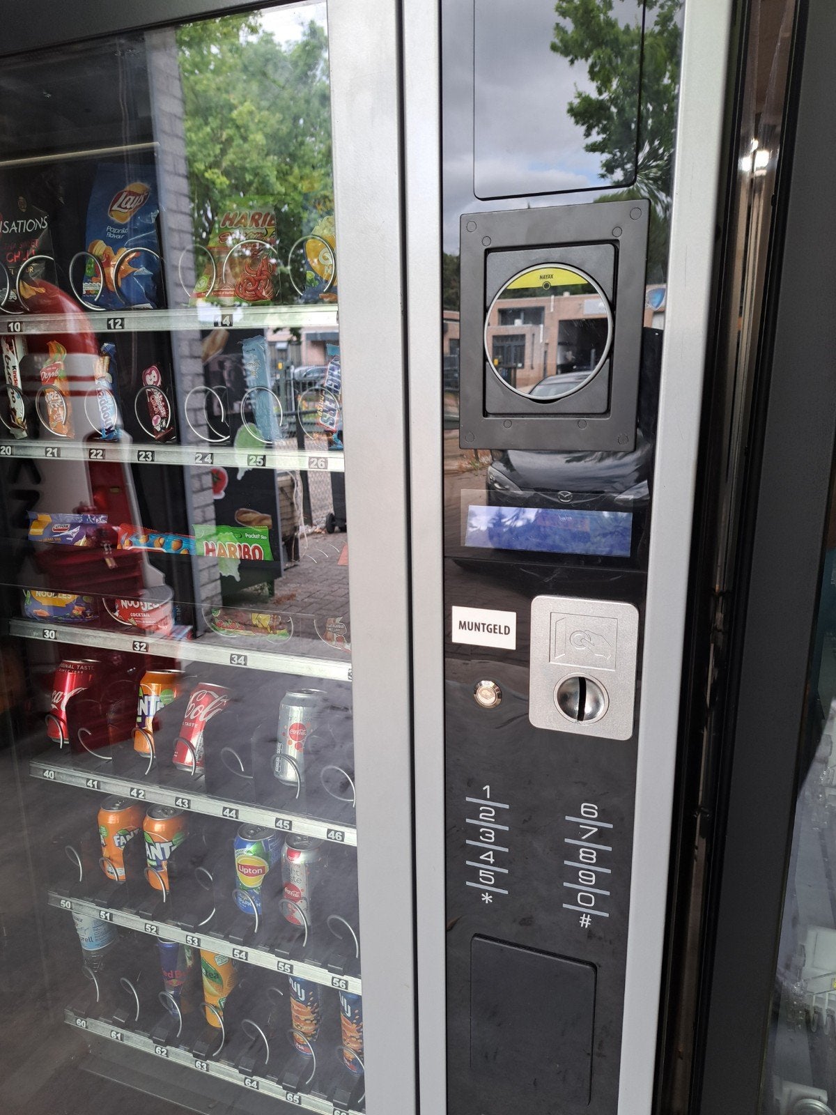 Vendo combi automaat gekoeld met pin module, Ophalen