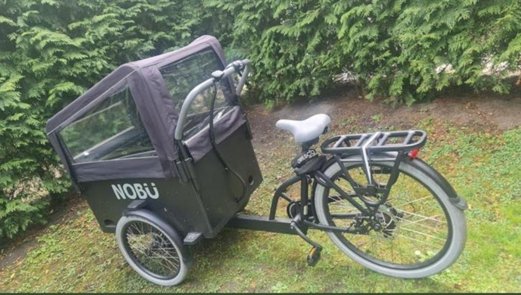 Nobu Bakfiets Elektrisch met Huif - Zo goed als nieuw, Ophalen, Zo goed als nieuw, 4 kinderen of meer, Huif