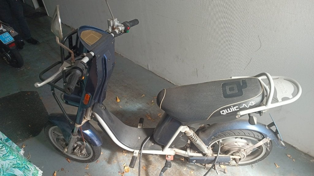 Qwic elektrische scooter - Opknapper, Fietsen en Brommers, Ophalen, Qwic, Gebruikt, Onbekend, raadpleeg Qwic website voor contact