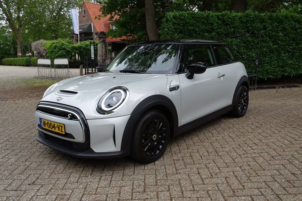 MINI Electric Mini Business Edition LED VERL NAVI PARELMOER, Automaat, 12 maanden, 0 cilinders, 4 stoelen