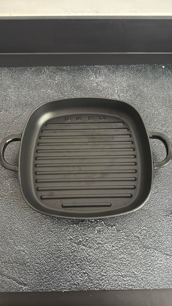 Gietijzeren grillpan van Smeg, Huis en Inrichting, Keuken | Potten en Pannen, Ophalen of Verzenden, Zo goed als nieuw, Gietijzer