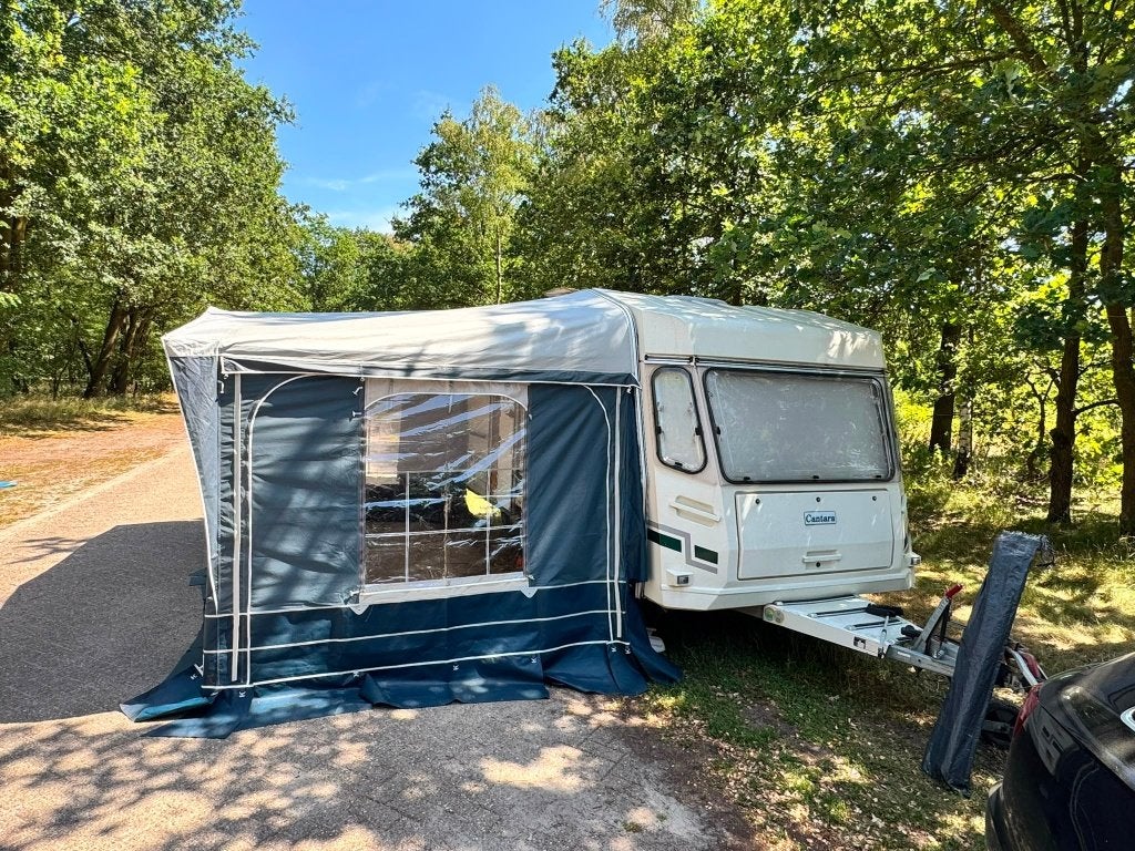 caravan met voortent, luifel en erker, Chateau, Rondzit, Particulier, 1250 - 1500 kg
