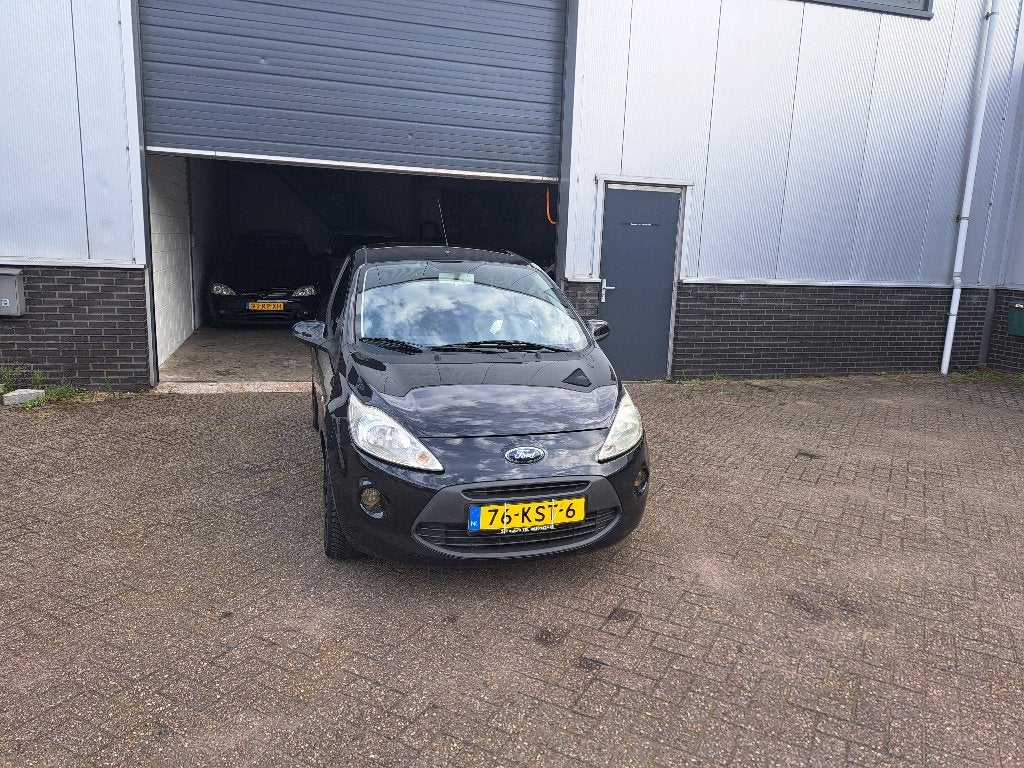 Ford Ka 1.2 51KW 2010 Zwart, Voorwielaandrijving, Dealer onderhouden, Stof, 1242 cc
