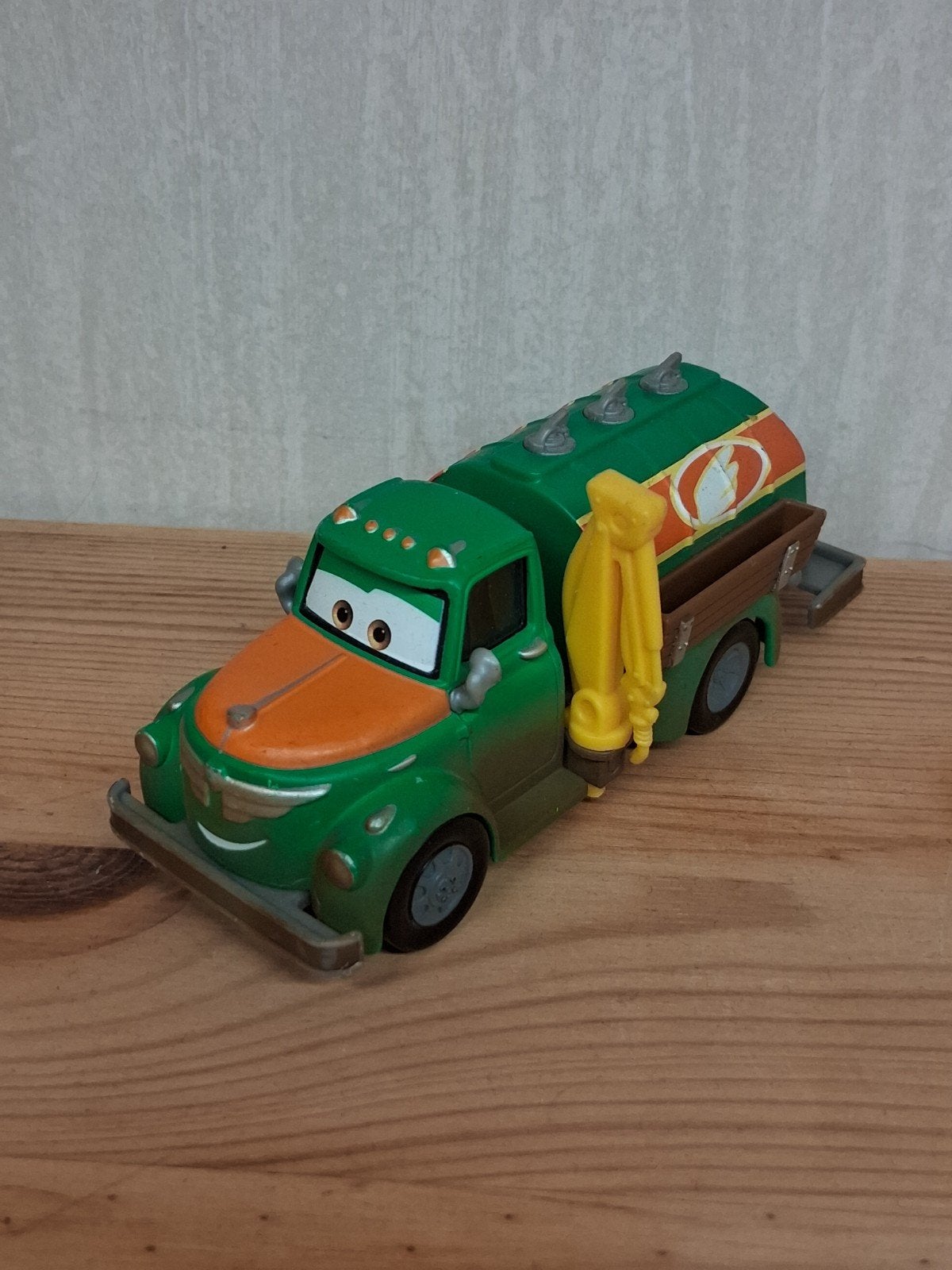 Disney Pixar Planes Chug / Teug Mattel made in China, Kinderen en Baby's, Speelgoed | Speelgoedvoertuigen, Ophalen of Verzenden