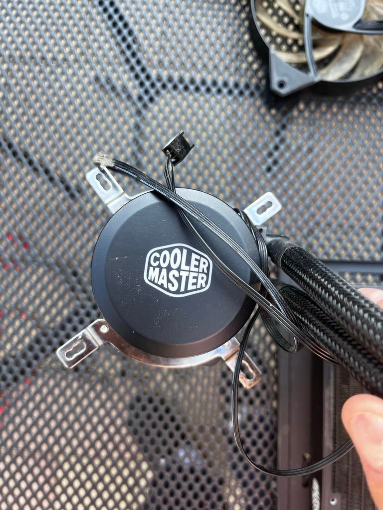 Cooler Master MasterLiquid ML240L RGB waterkoeler, Computers en Software, Computerkoelers, Ophalen of Verzenden, Gebruikt, Waterkoeling