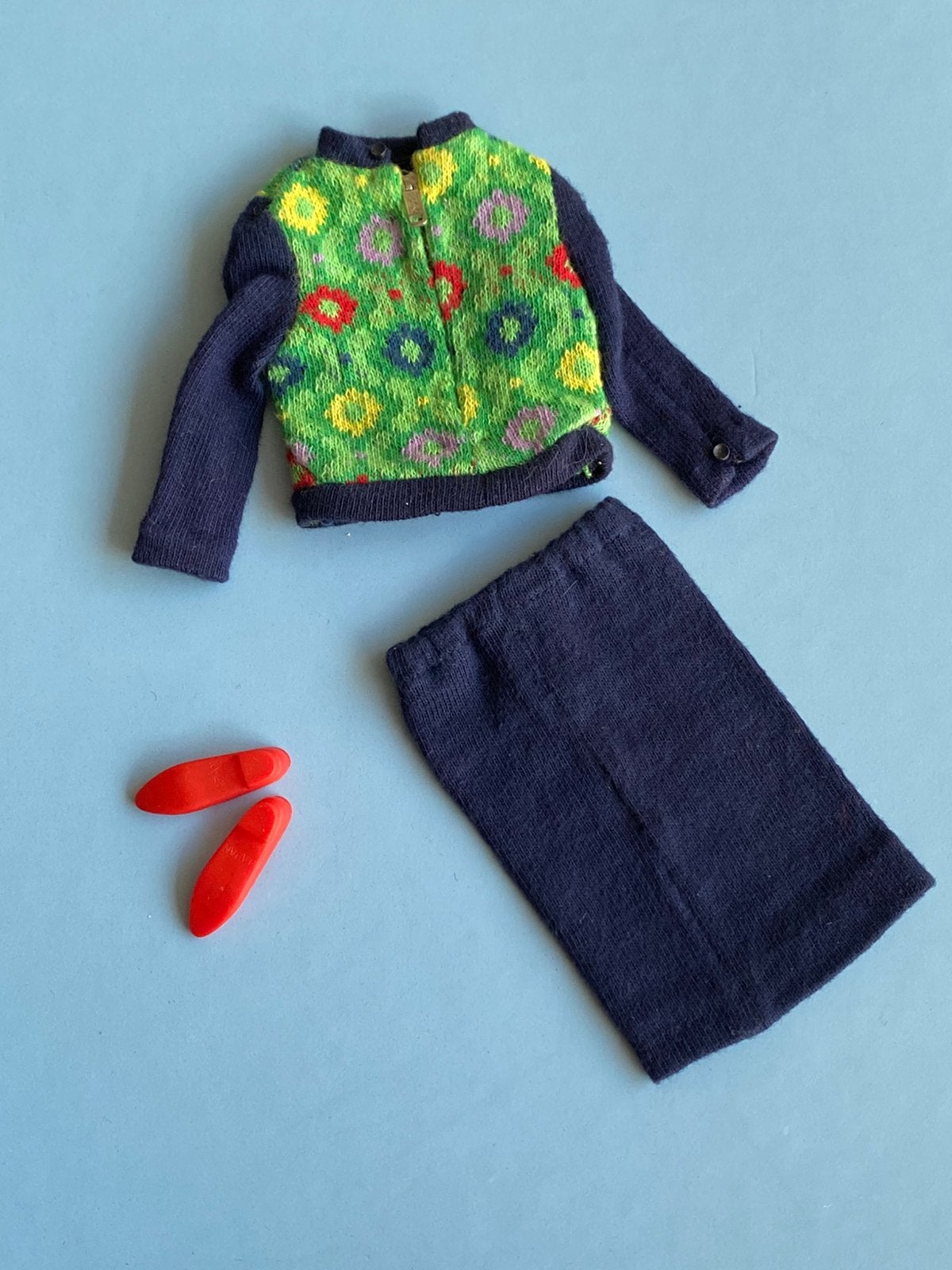 Vintage Barbie Knit Hit #3421 outfit Mattel 1965 Japan flats, Ophalen of Verzenden, Kleertjes