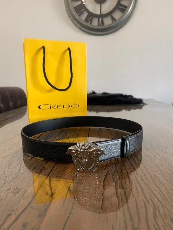 Versace Medusa Leather Belt, Kleding | Heren, 95 tot 105 cm, Ophalen of Verzenden, Riem of Ceintuur, Gedragen