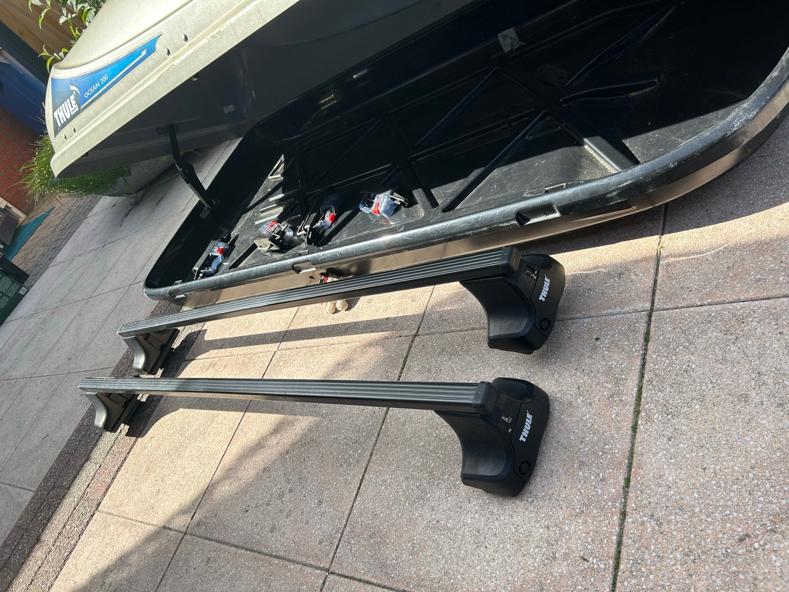 Thule dakkoffer Ocean 200 met afneembare dakdragers, Auto diversen, Dakkoffers, Gebruikt, Ophalen