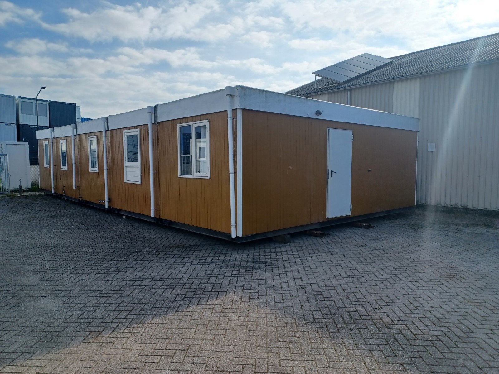 Woonunit 110 m2 met 5 slaapkamers te huur, Ophalen