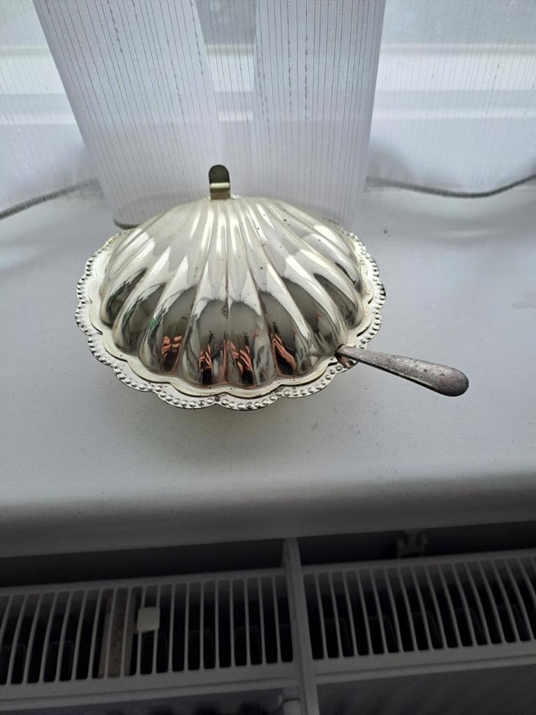 Verzilverde botervloot in schelpvorm, Made in England, Ophalen of Verzenden