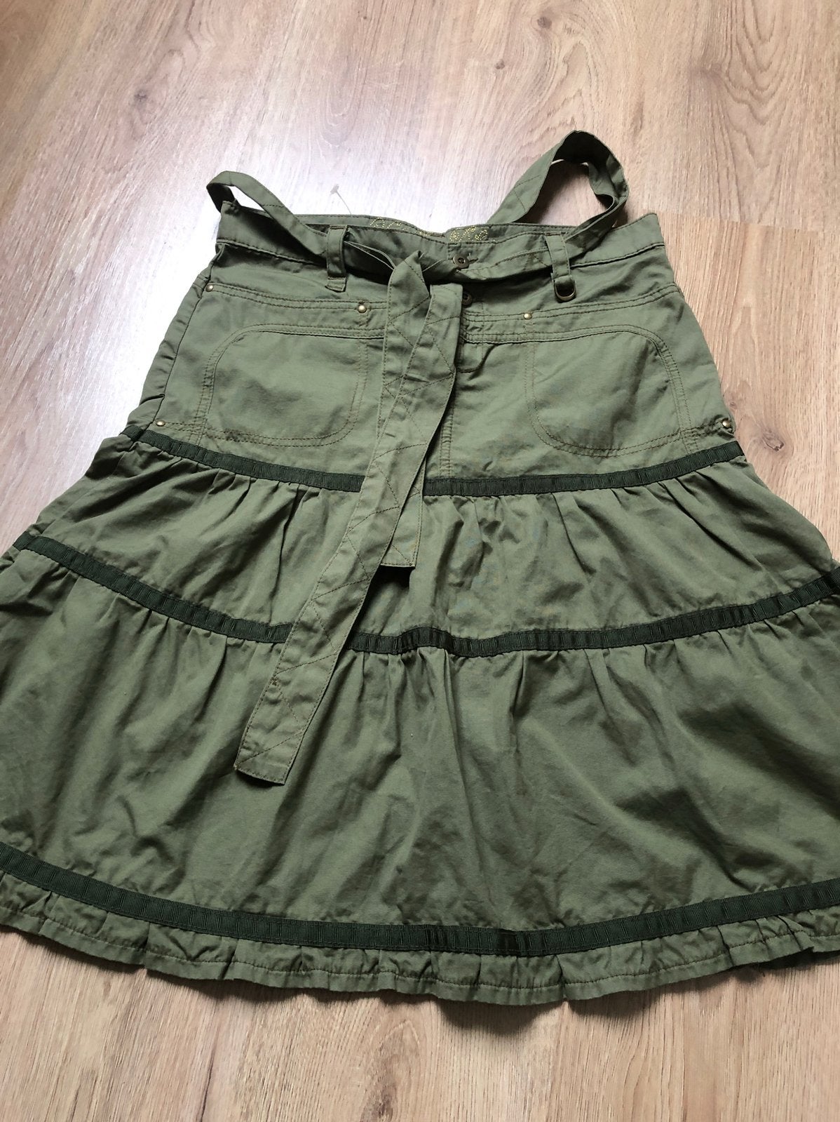 Vanilia vnl deluxe laagjes rok legergroen 38, Kleding | Dames, Maat 38/40 (M), Ophalen of Verzenden, Zo goed als nieuw, X