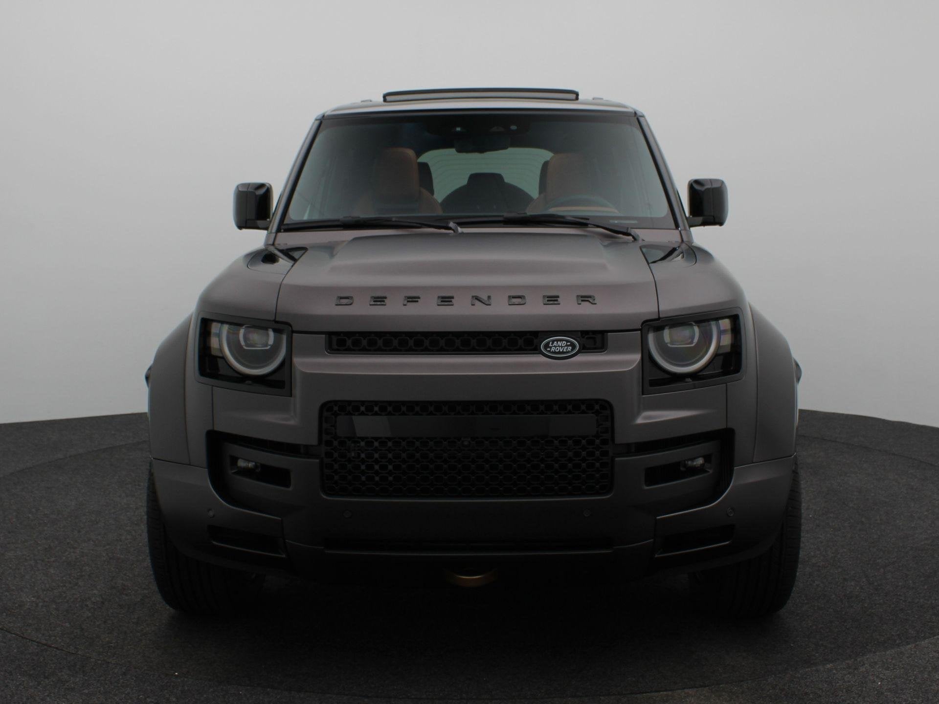 Land Rover Defender 110 4.4 P635 110 Octa | Matte Protective, Auto's, Land Rover, Automaat, Stof, 4395 cc, 2585 kg