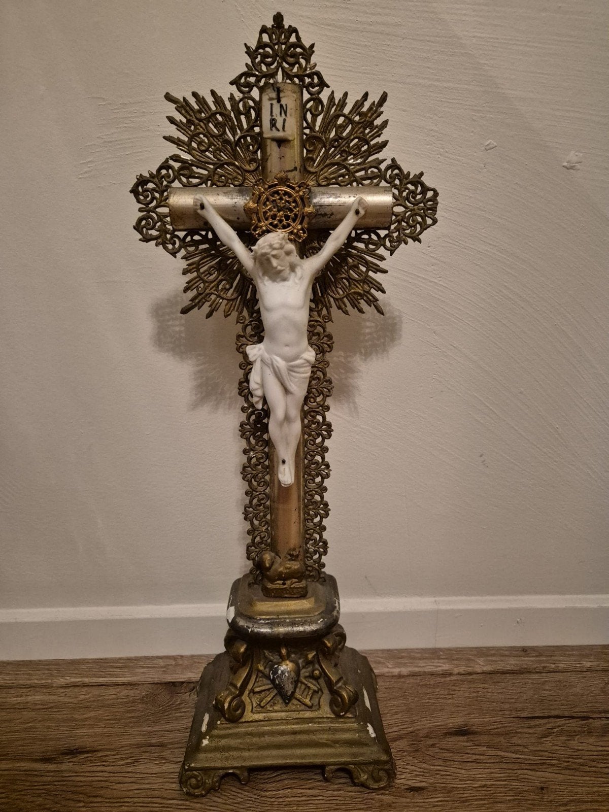 Antiek staand kruisbeeld Crucifix 19e Eeuw., Antiek en Kunst, Verzenden