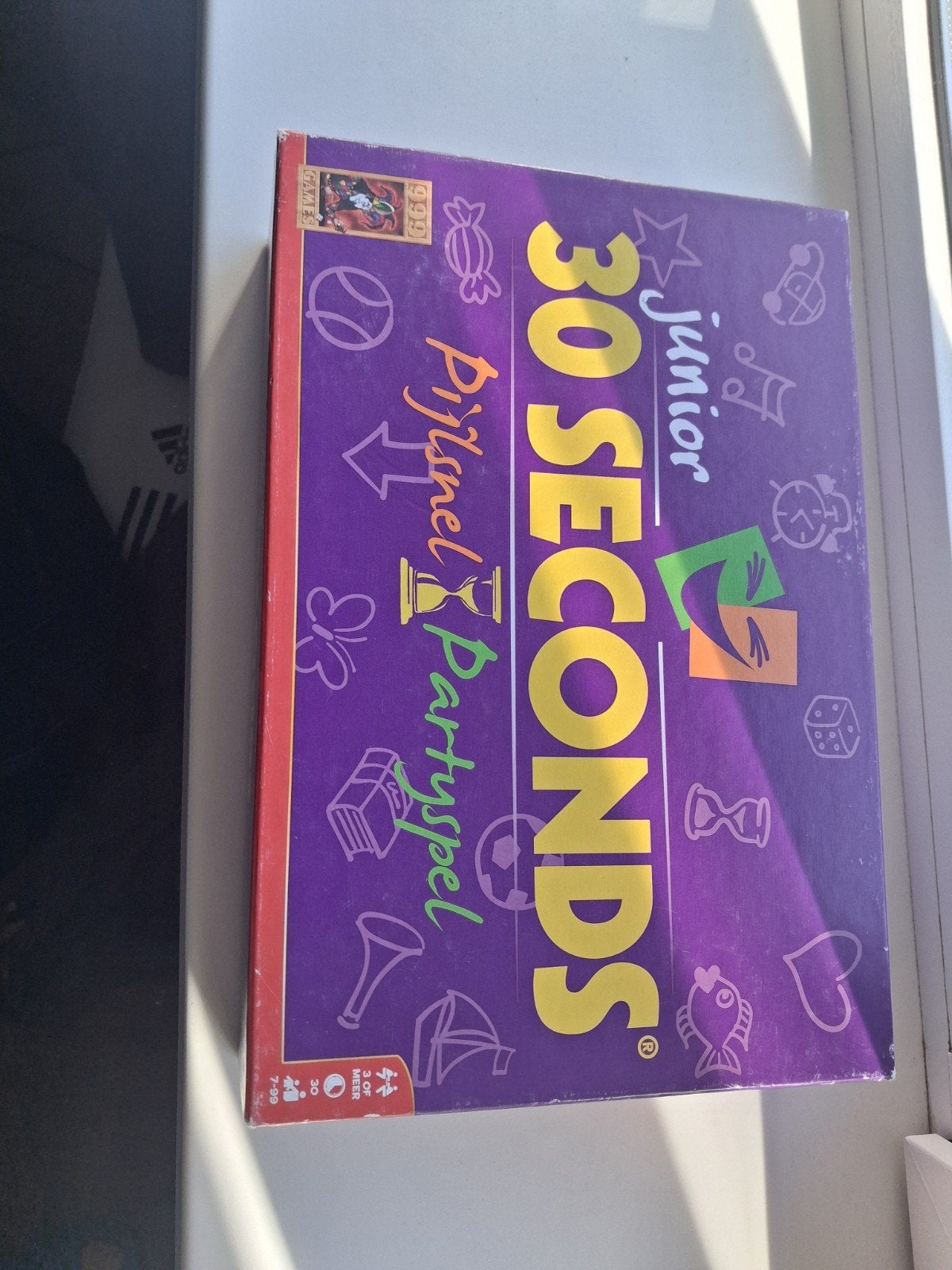 30 Seconds Junior - Pijlsnel Partyspel paars spel, Drie of vier spelers, Ophalen of Verzenden, Zo goed als nieuw, 999 Games