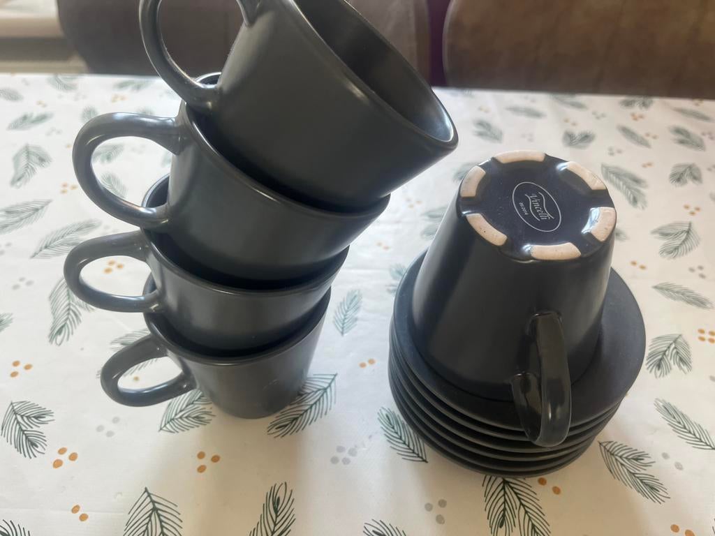 Koffie kopjes, Huis en Inrichting, Keuken | Servies, Ophalen of Verzenden, Zo goed als nieuw, Overige stijlen, Kop(pen) en/of Schotel(s)