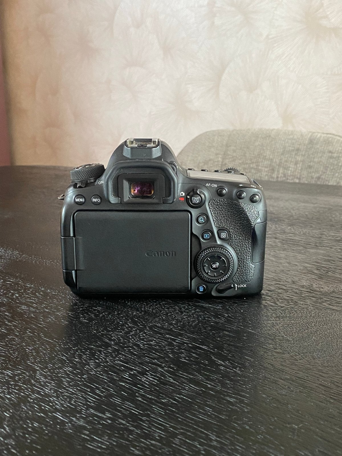 Foto 3 van Canon EOS 6D Mark II Body