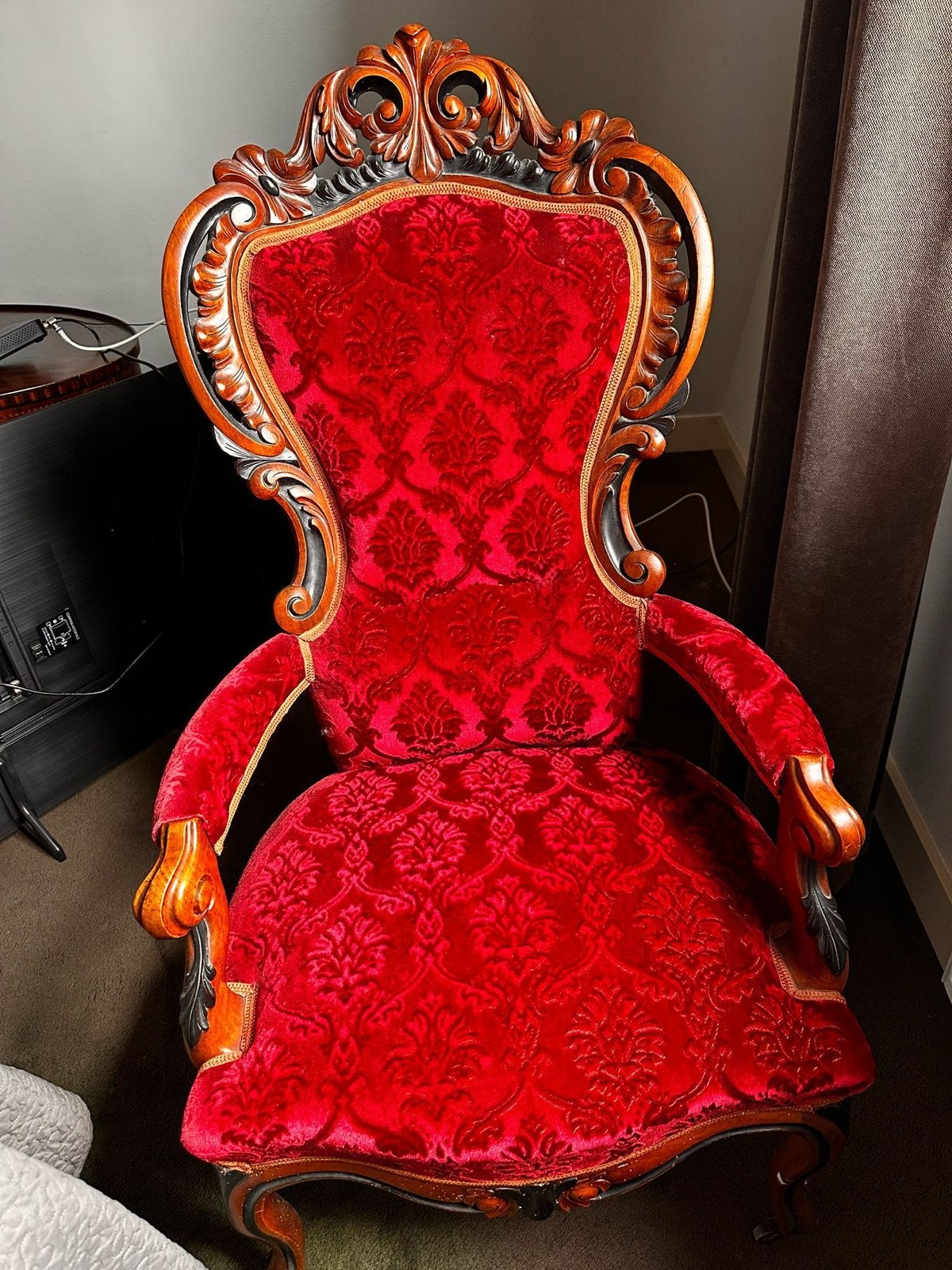 Antieke Fauteuil - Rood Fluweel & Sierlijk Houten Frame, Ophalen