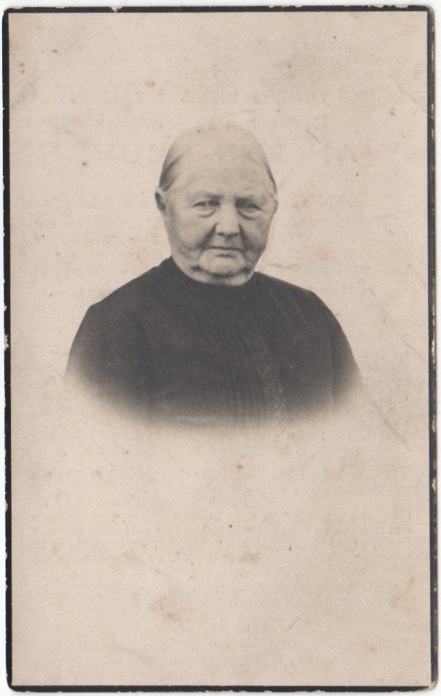 Catharina Ph. van den Heuvel 1840 Brecht + 1926 Brecht, 86 j, Ophalen of Verzenden