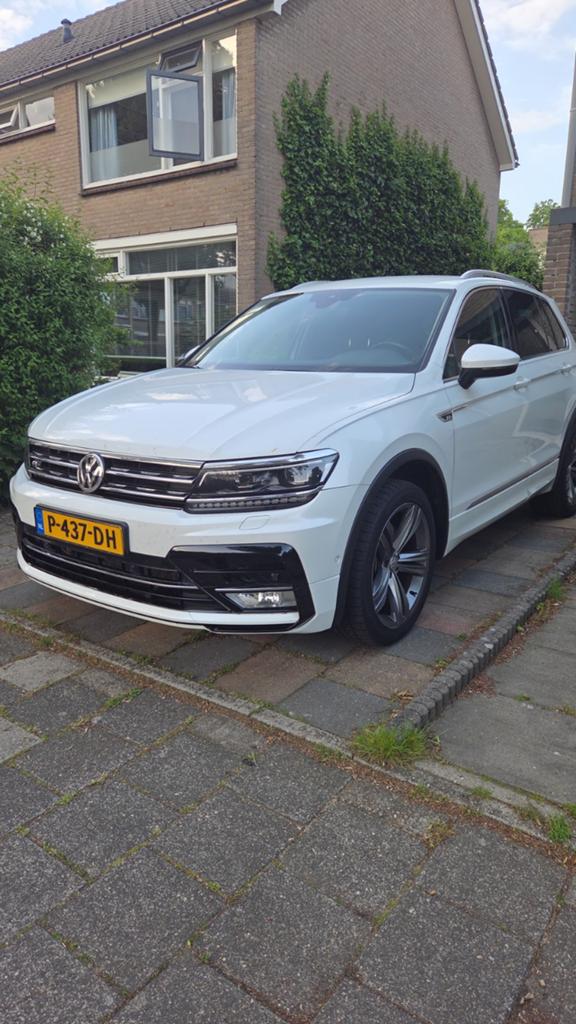 Volkswagen Tiguan 2.0 TDI 4MOTION DSG 2016 Wit, Auto's, Automaat, Euro 5, Adaptieve lichten, Wit