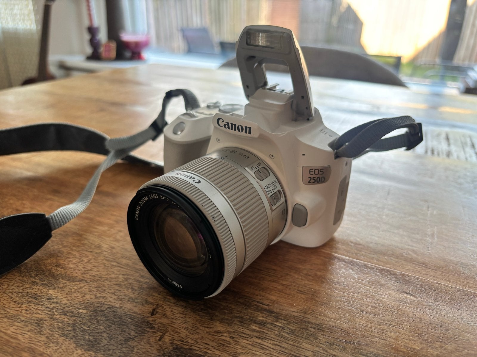 Canon EOS 250D Wit met 18-55mm IS STM lens, Audio, Tv en Foto, Fotocamera's Digitaal, Ophalen, Spiegelreflex, Canon, Beeldstabilisatie