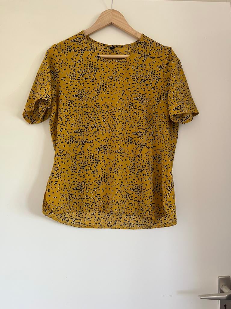 Okergeel shirt / blouse met zwarte stippen, maat 38/M Eksept, Kleding | Dames, Blouses en Tunieken, Ophalen of Verzenden, Zo goed als nieuw