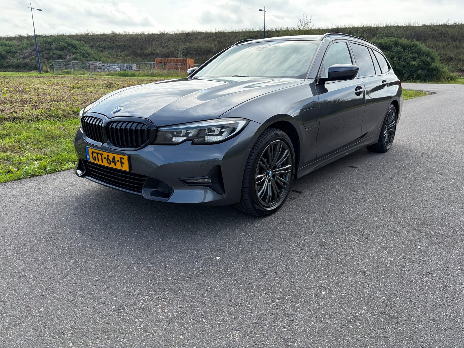 BMW 3-Serie 330e touring 292pk G21 Aut 2020 Grijs, Auto's, Automaat, 1998 cc, Achterwielaandrijving, 4 cilinders