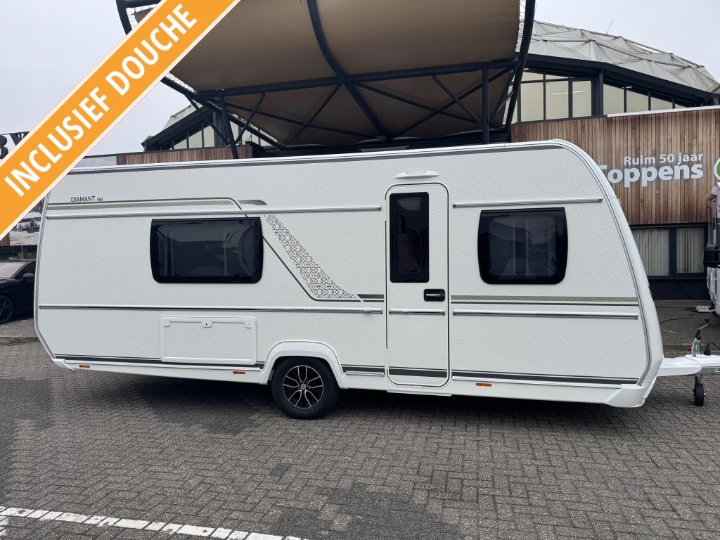 Fendt Diamant 560 DW 2026 MEGA KORTING € 4.595,-, Caravans en Kamperen, Caravans, Bedrijf, tot en met 4, 1500 - 2000 kg, Standaardzit