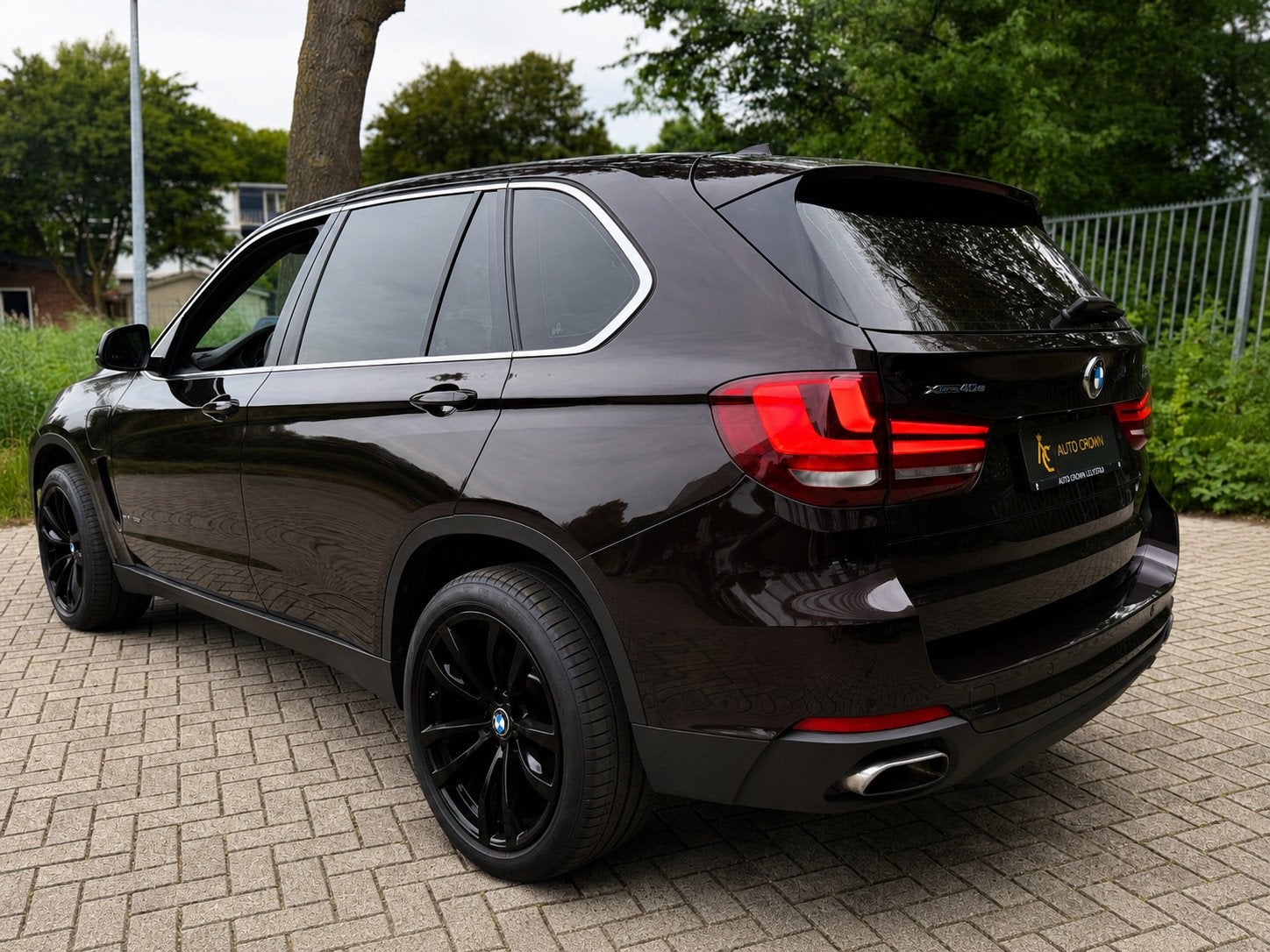 BMW X5 XDrive40e Hybride M-pakket 68.404 km NAP!, Gebruikt, 4 cilinders, Bruin, Bedrijf