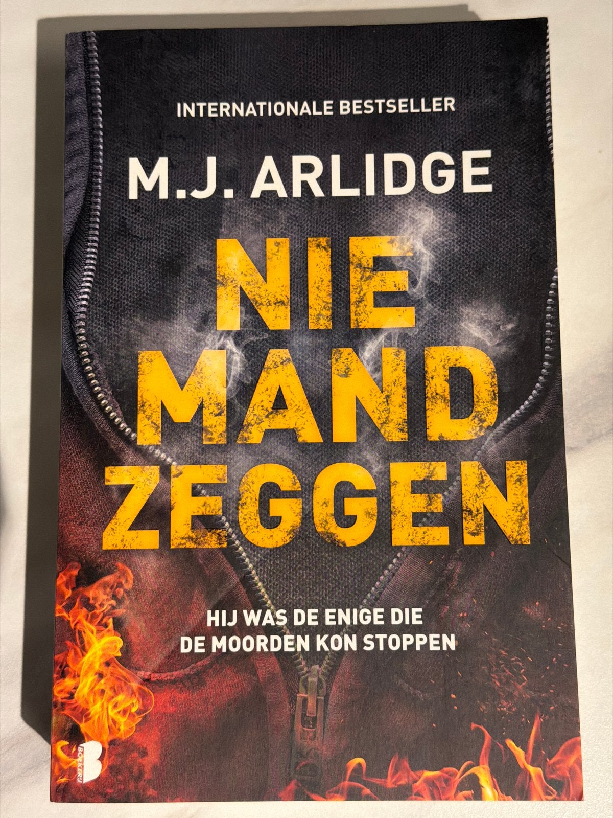 Niemand Zeggen - M.J. Arlidge (Nieuw en Ongelezen), Boeken, Thrillers, Ophalen of Verzenden, Nieuw, Europa overig