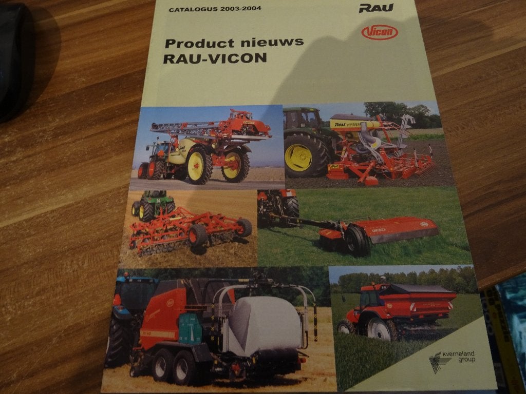 4X Vicon Product nieuws folders, Ophalen of Verzenden, Nieuw, Folder