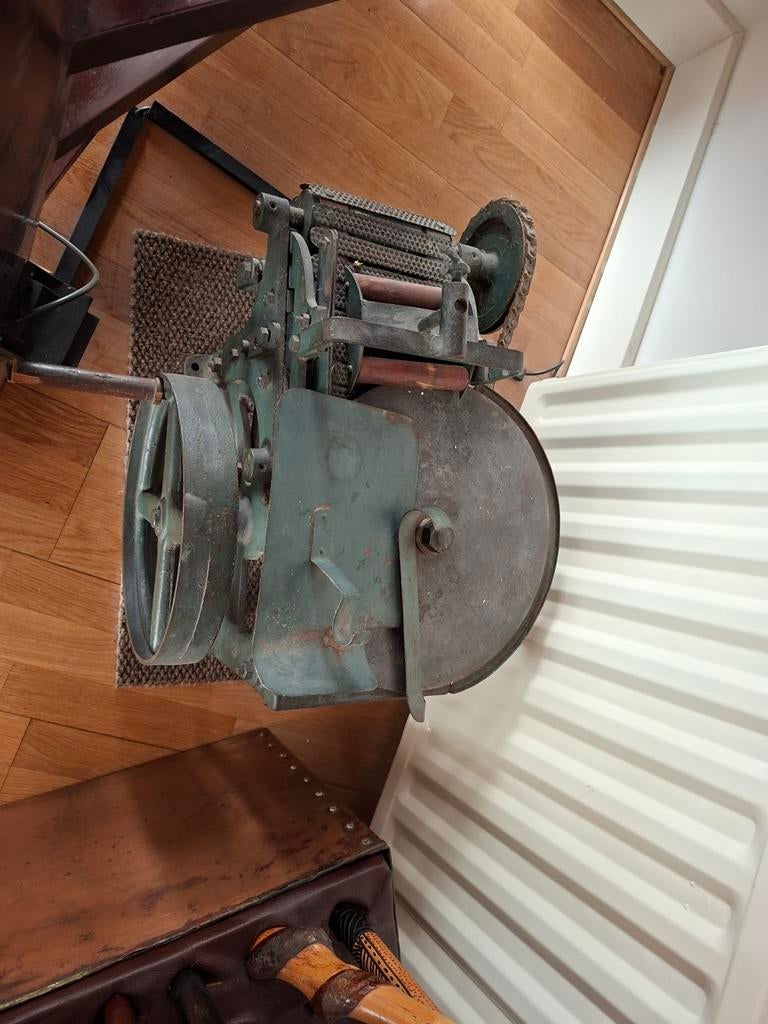 Antieke bakkersmachjne, Ophalen, Gebruikt, 1200 watt of meer
