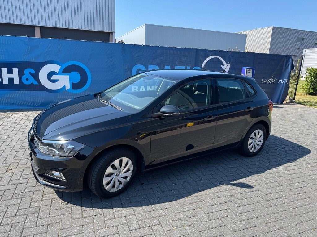 Volkswagen Polo 1.0 MPI 80pk 2019 Zwart, Auto's, Voorwielaandrijving, 1025 kg, Stof, 40 €/maand