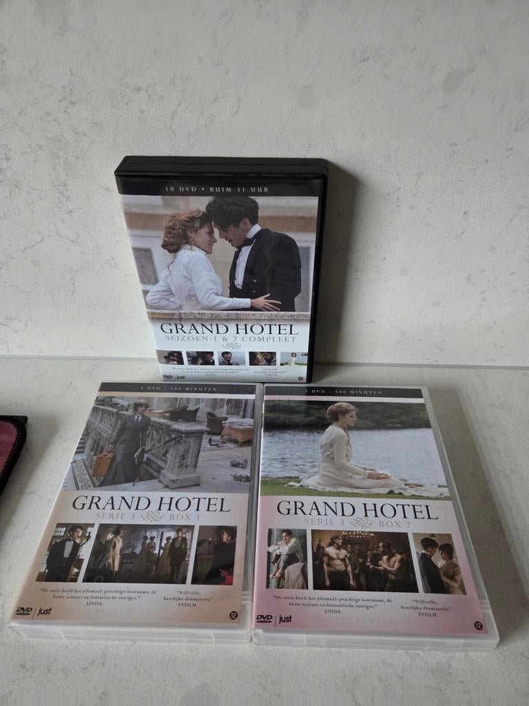 Grand Hotel - Complete serie seizoen 1 tm 3, Cd's en Dvd's, Dvd's | Tv en Series, Vanaf 12 jaar, Ophalen of Verzenden, Zo goed als nieuw