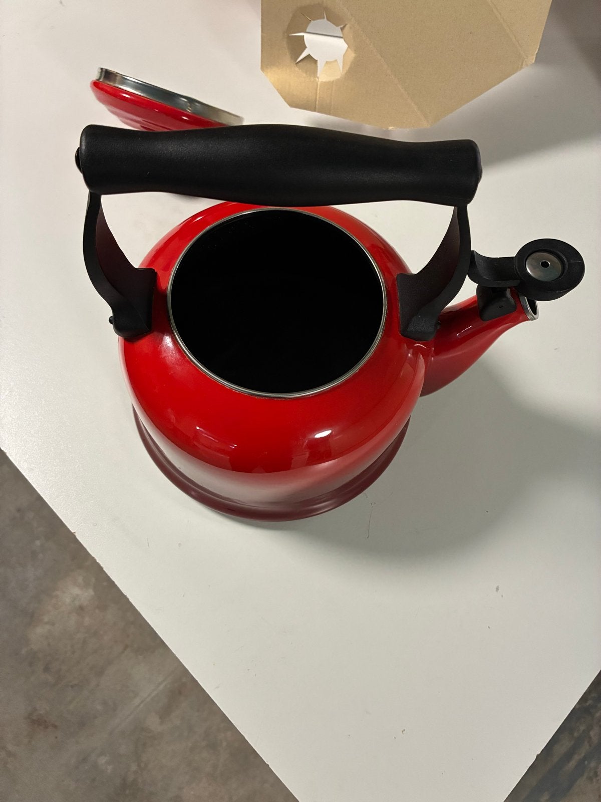 Le Creuset fluitketel rood 2.1L, Huis en Inrichting, Gebruikt, Ophalen of Verzenden, Metaal, Rood