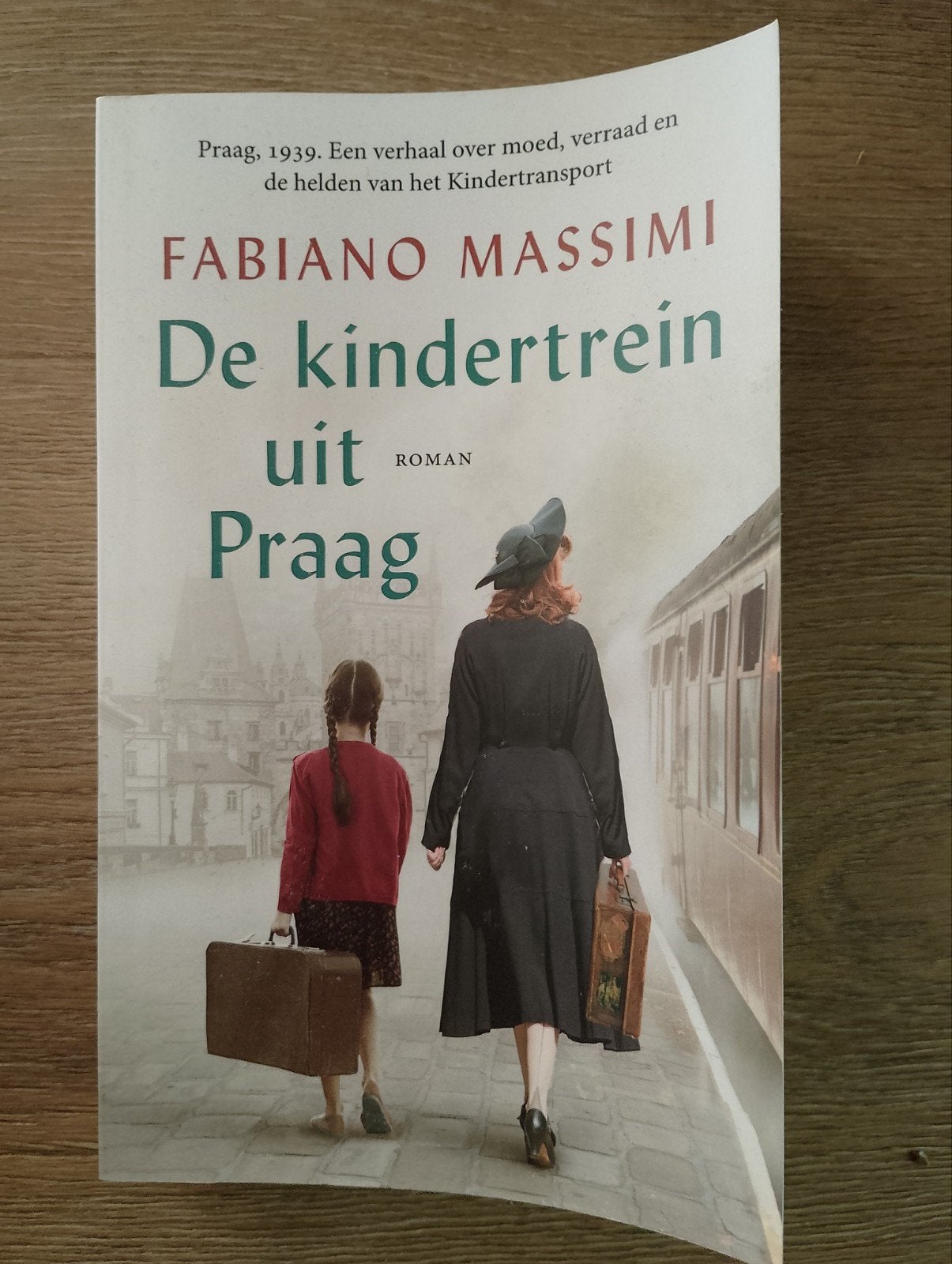 Fabiano Massimi - De kindertrein uit Praag, Ophalen of Verzenden, Zo goed als nieuw, Fabiano Massimi