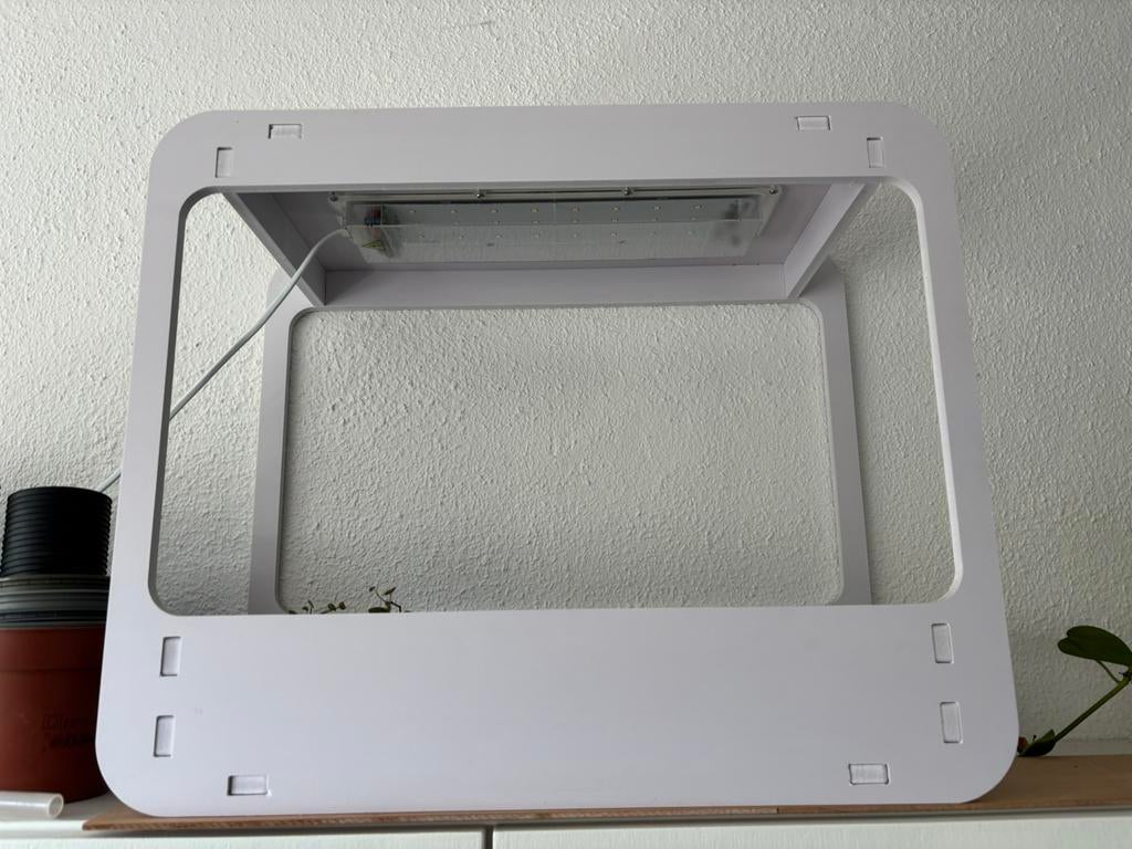 Kweekbak met LED lamp, Tuin en Terras, Kweekspullen, Ophalen of Verzenden, Zo goed als nieuw, Kweekbak