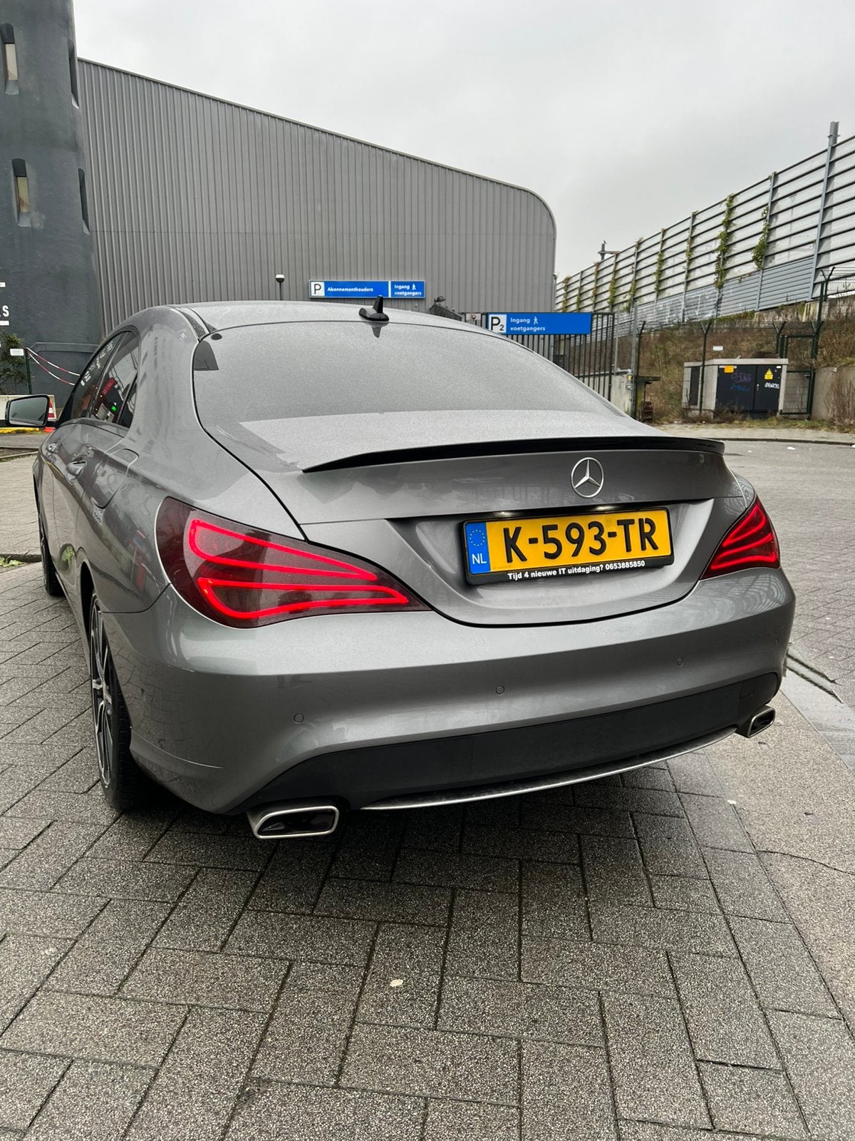 Mercedes-Benz CLA 180 2014 Grijs, Auto's, Mercedes-Benz, Particulier, CLA, Benzine, B, Sedan, Automaat, Geïmporteerd, Zilver of Grijs