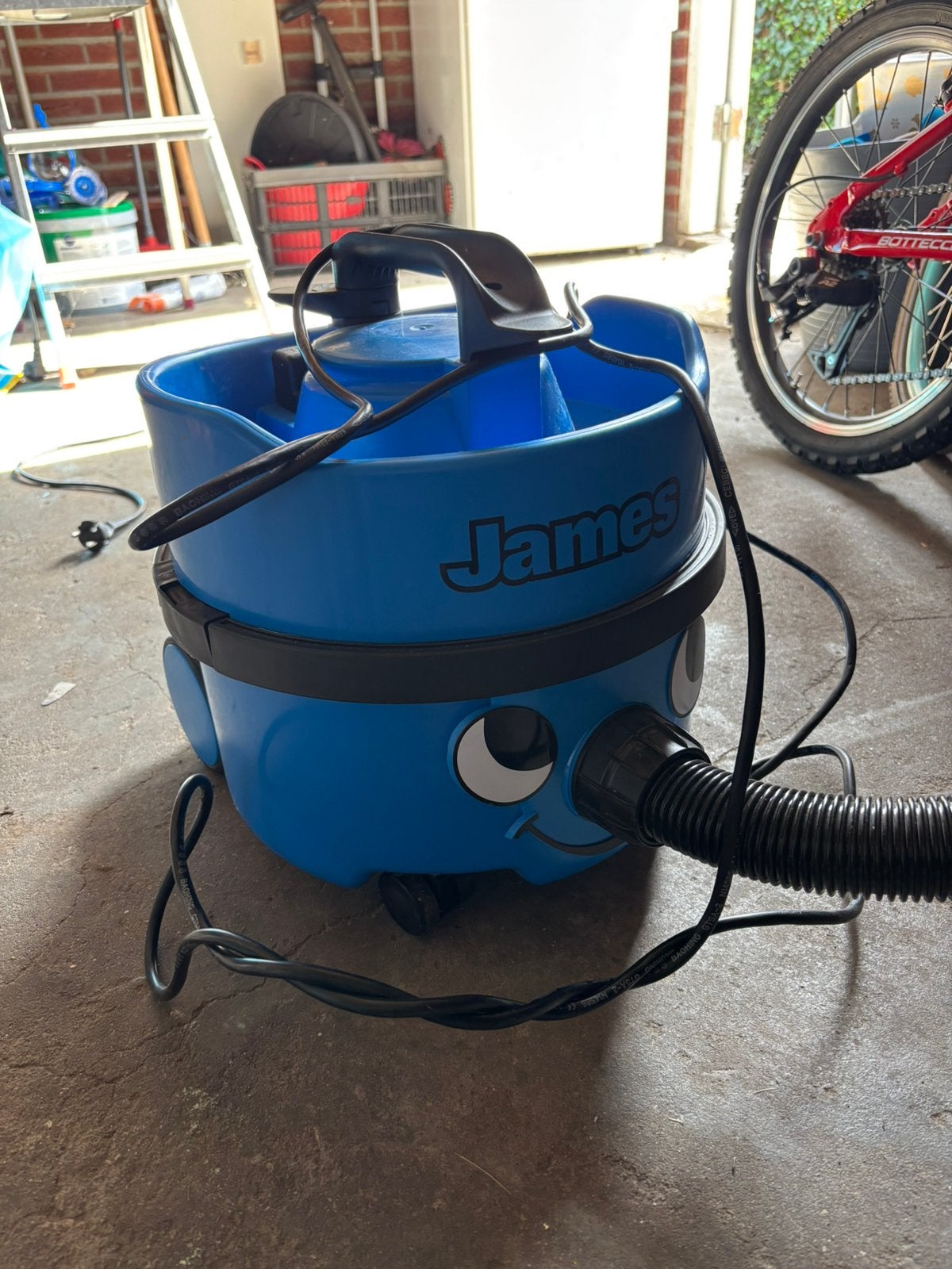 Numatic stofzuiger James, Ophalen, Zo goed als nieuw