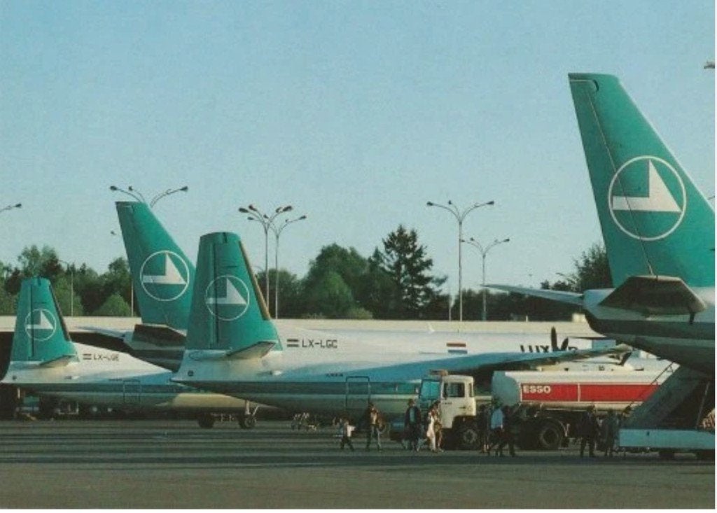 Luxair Fokker 50 & Boeing 737 @ Luxembourg - ansichtkaart, Verzamelen, Luchtvaart en Vliegtuigspotten, Ophalen of Verzenden, Nieuw