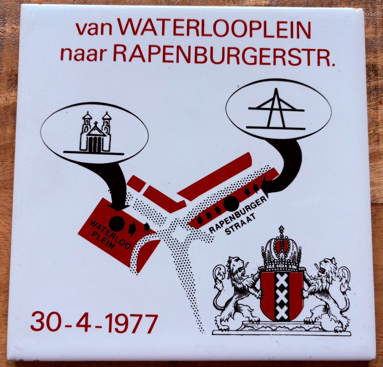 Tegeltje Amsterdam verhuizing Waterloopleinmarkt 30-4-1977, Ophalen of Verzenden
