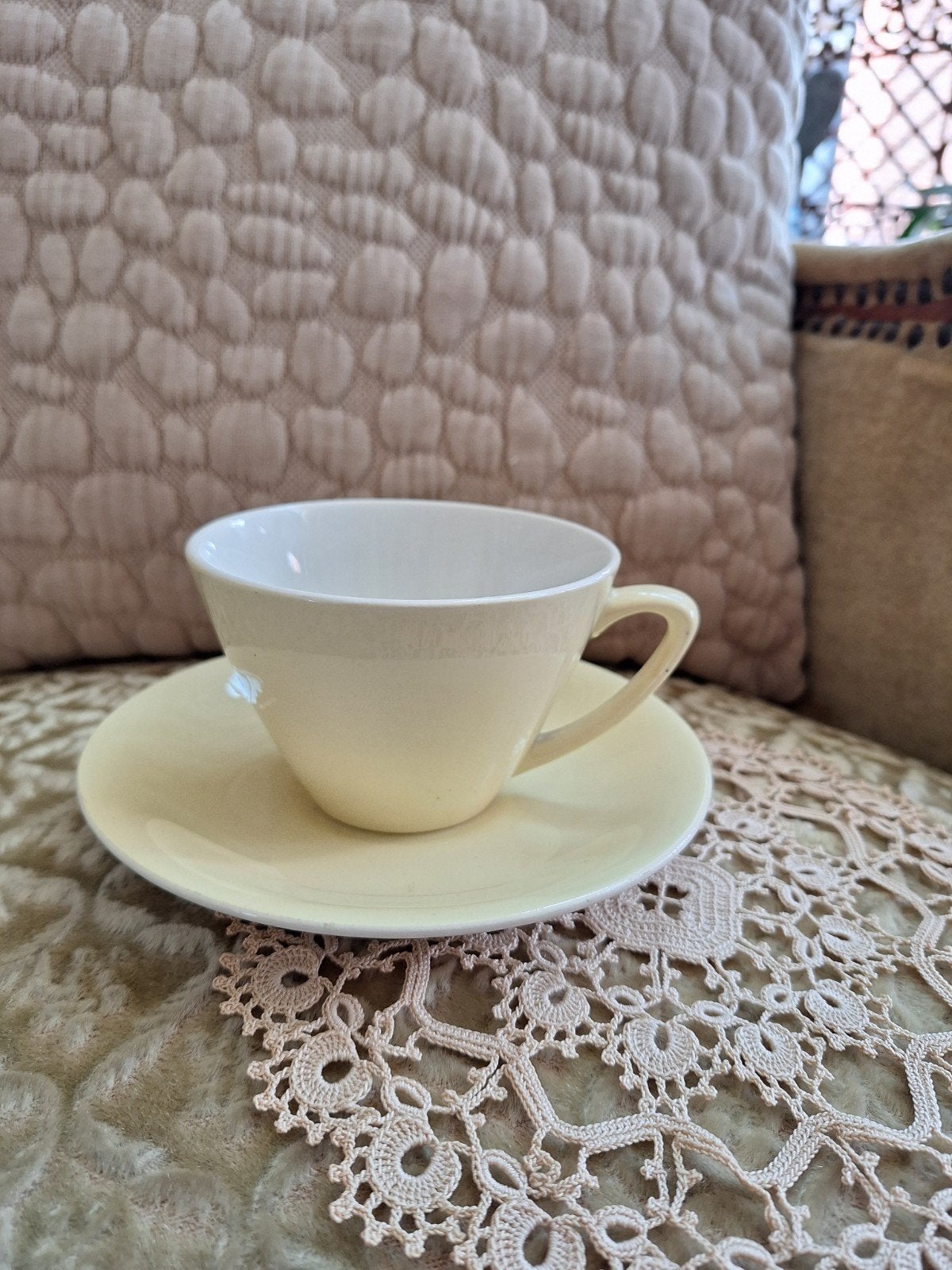 Vintage Pastel Gele Kop & Schotel van Boch  ** Mimosa **, Ophalen of Verzenden
