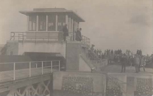 Hansweert bezoek Kon. Wilhelmina tekst achterkant fotokaart, Verzenden, Voor 1920, Ongelopen, Zeeland
